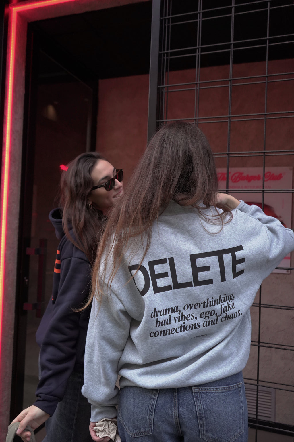 SUDADERA GRIS DELETE